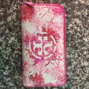 Limited edition pink Tory Burch wallet.